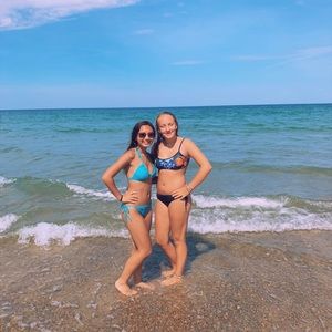 Meet your Posher, Mia